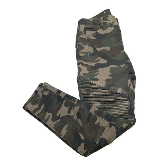 Altar'd State Denim - Altar’d State Size 27 Camo Jeans Skinny Leg